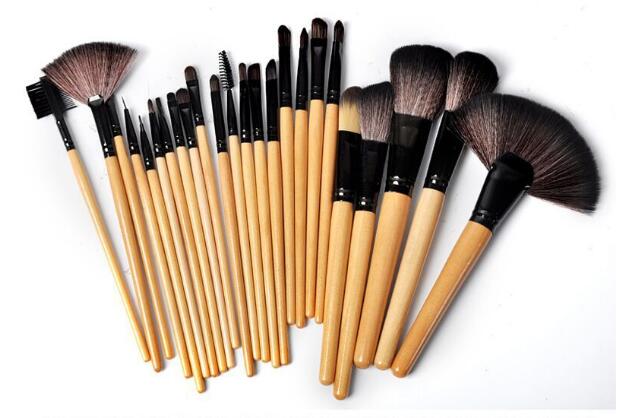 Set de 24 Pinceaux de Maquillage Professionnel — Pochette Cadeau